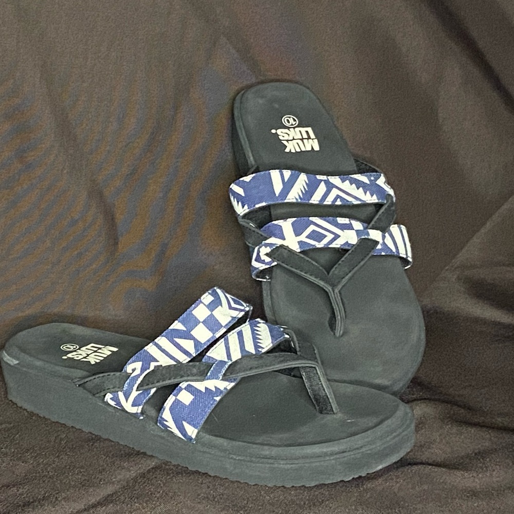 Mukluks Soft Sandal